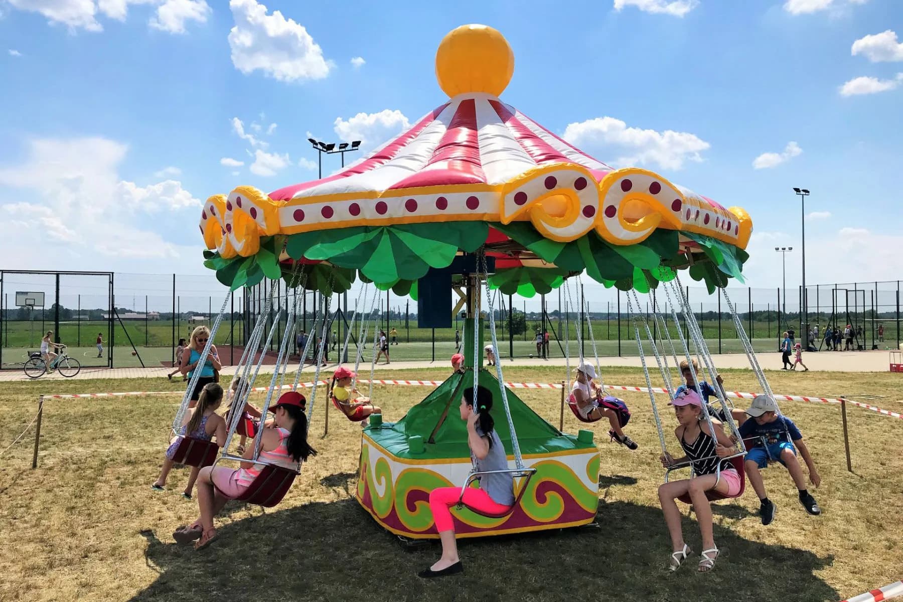 Karuzela łańcuchowa dla dzieci 1