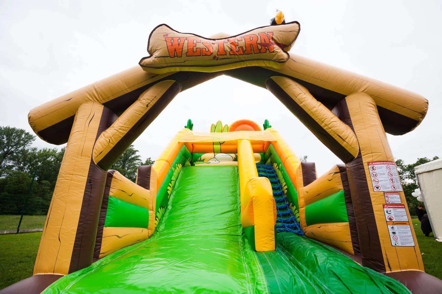 Zjeżdżalnia dmuchana 1