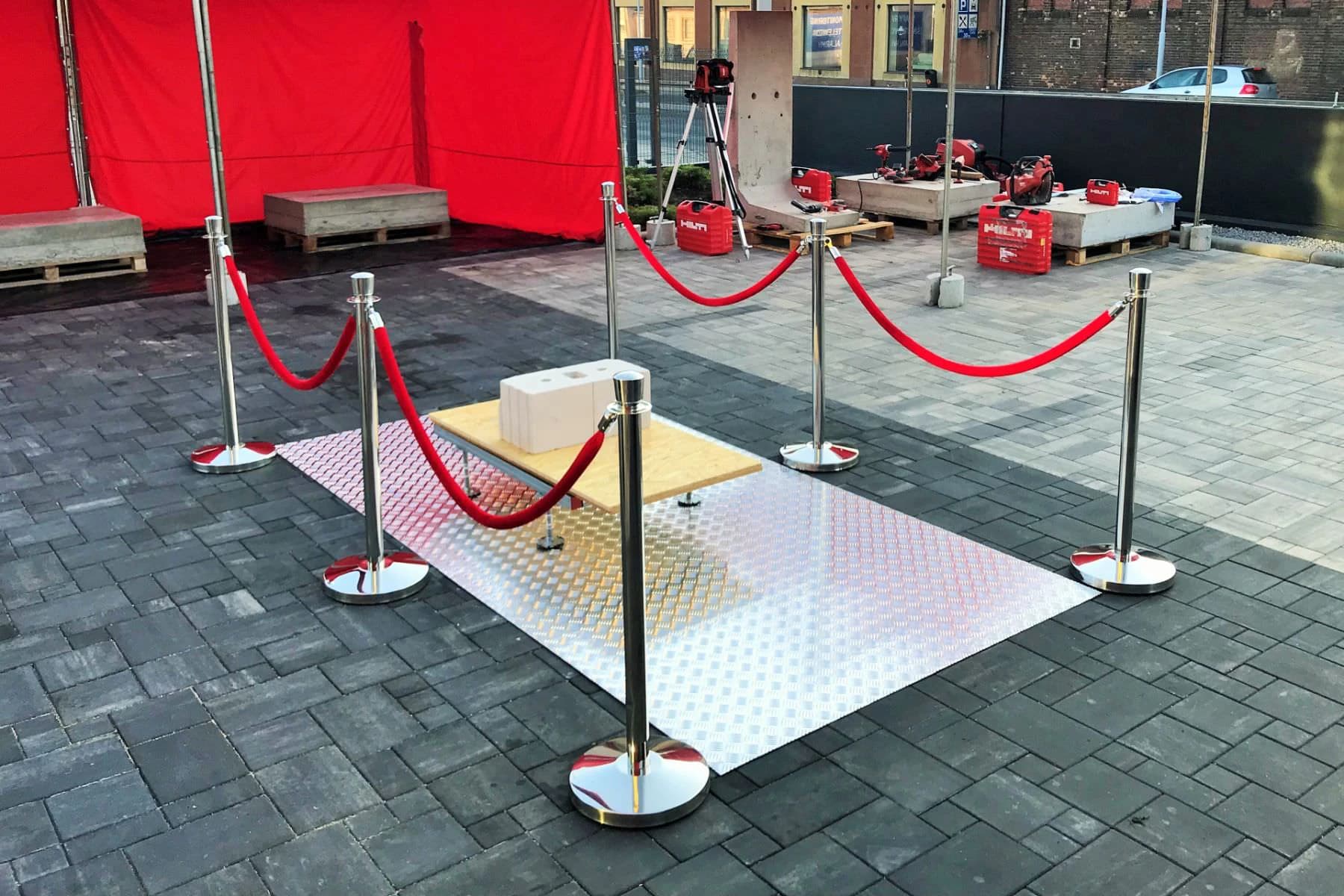 Słupki odgradzające bankietowe 2